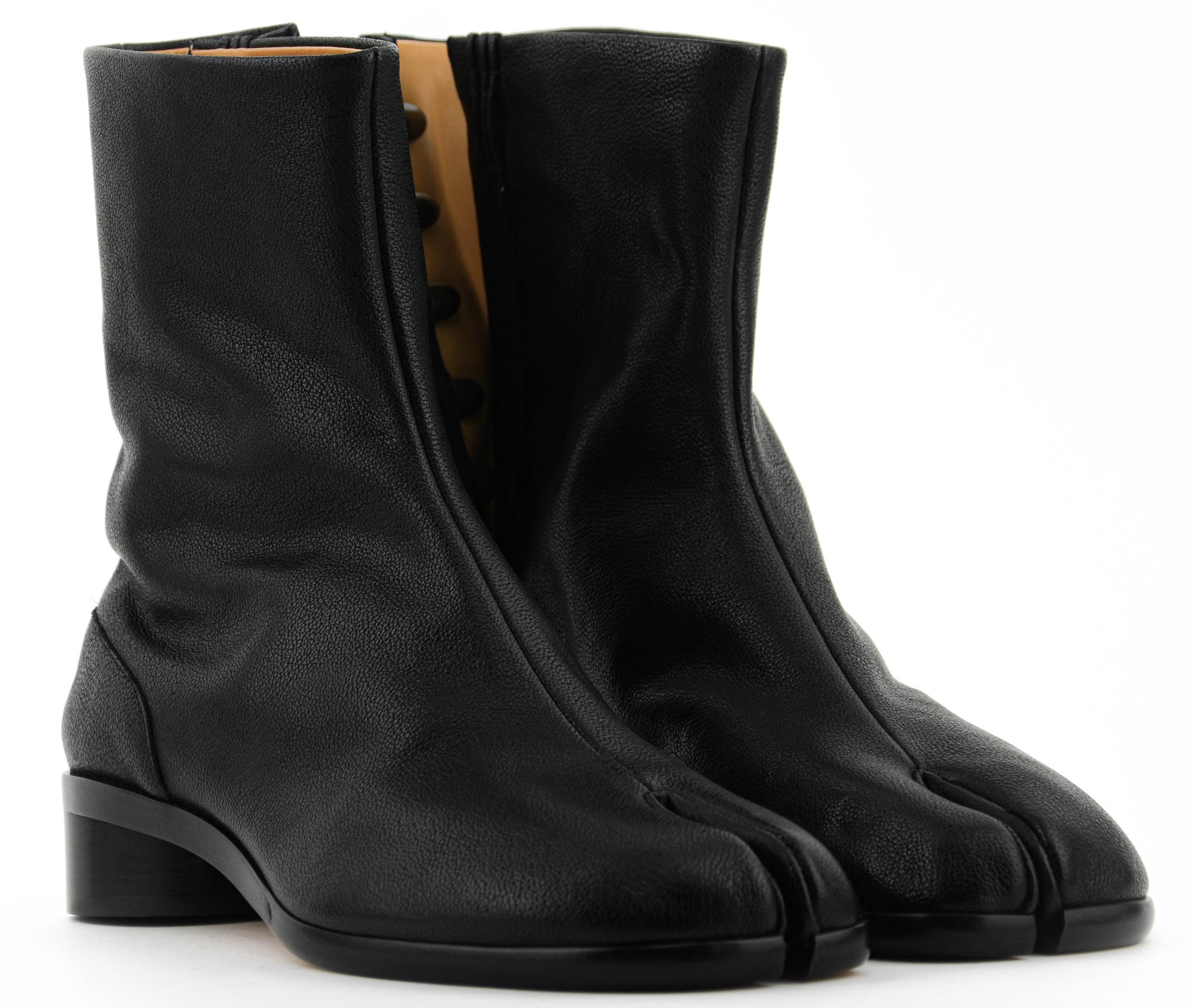 MAISON MARGIELA TABI BOOT MEN BLACK LEATHER