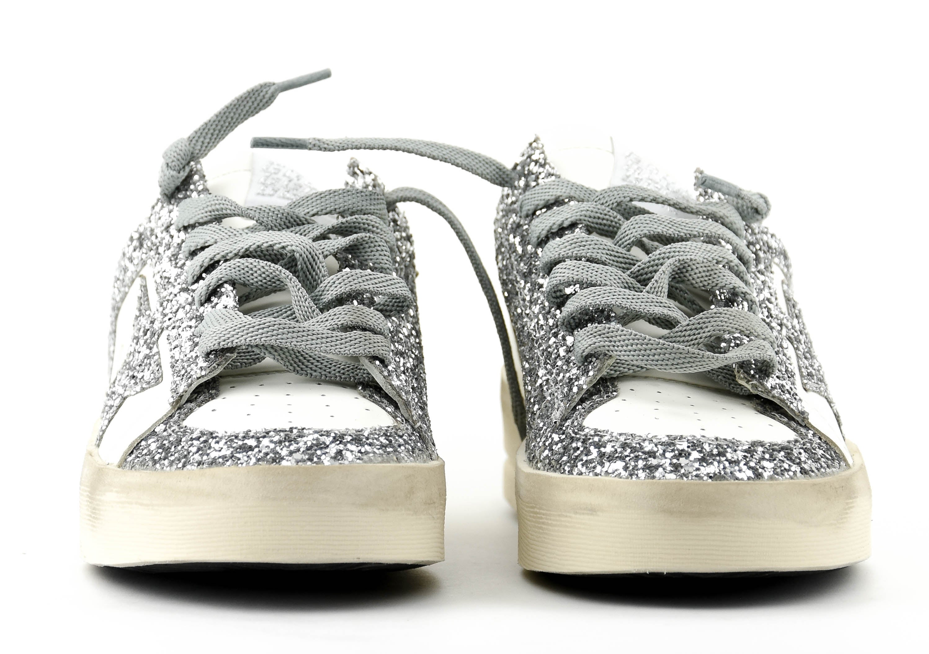 ★Golden Goose★ Stardan Sneakers White Silver GWF00128F0021 Stardan sneakers with silver metallic leather star and heel tab