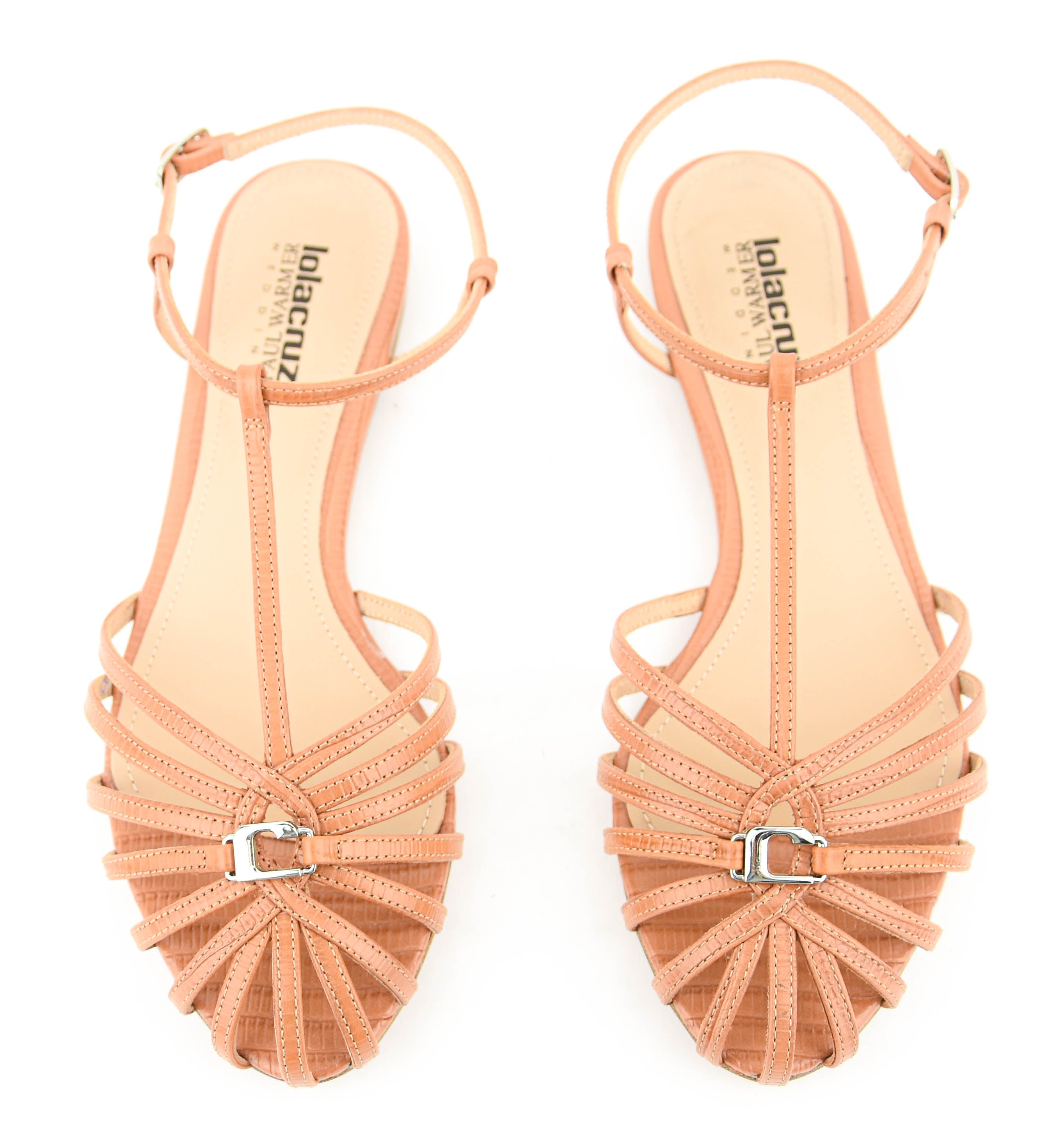 LOLA CRUZ  TANGO FLATS  CUERO