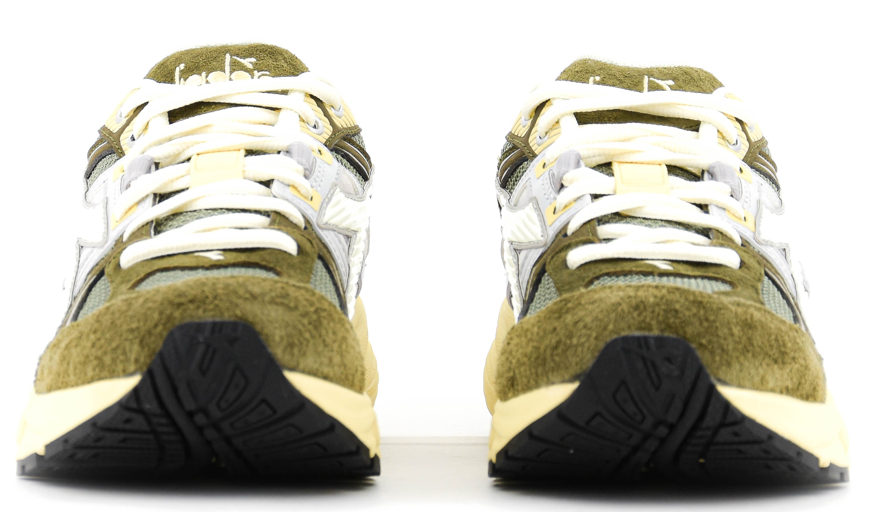 DIADORA MYTHOS STAR M2 STONE