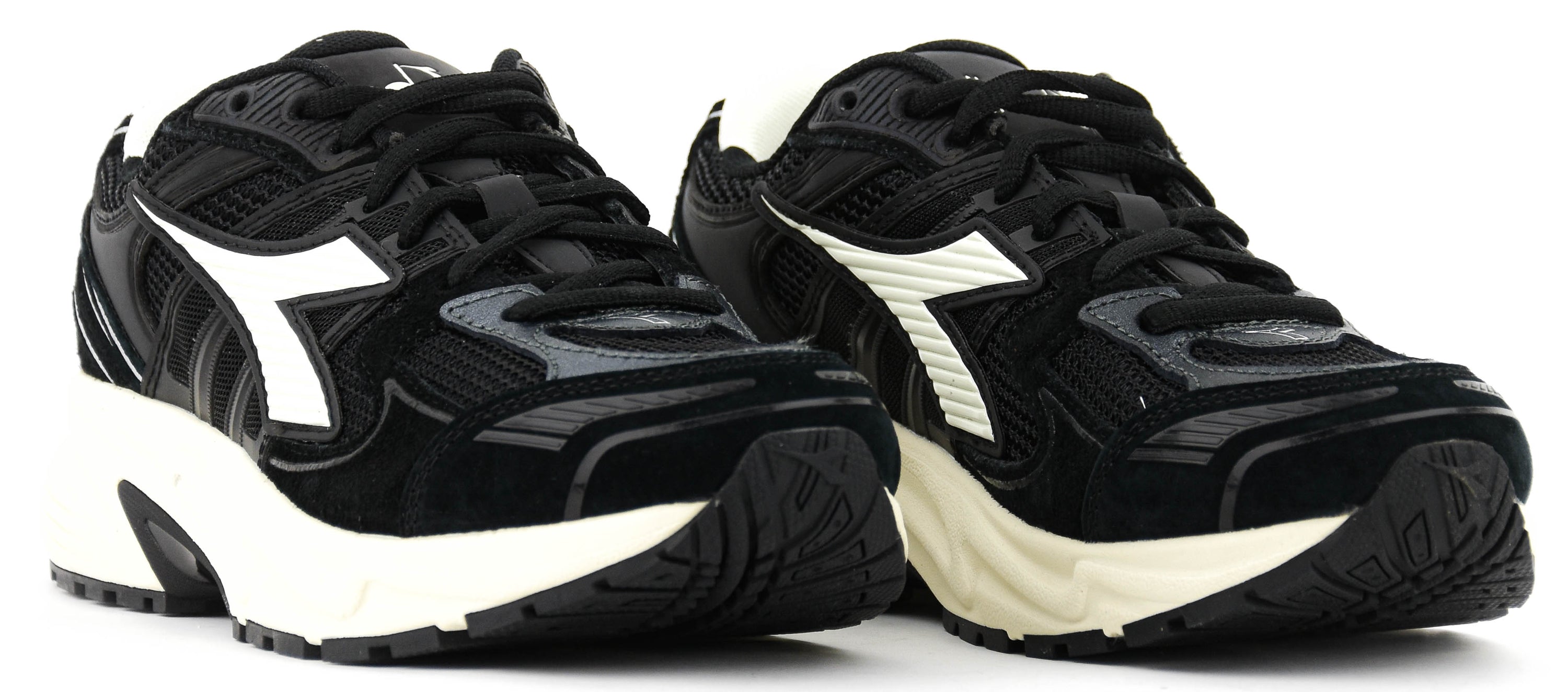 DIADORA MYTHOS STAR BLACK
