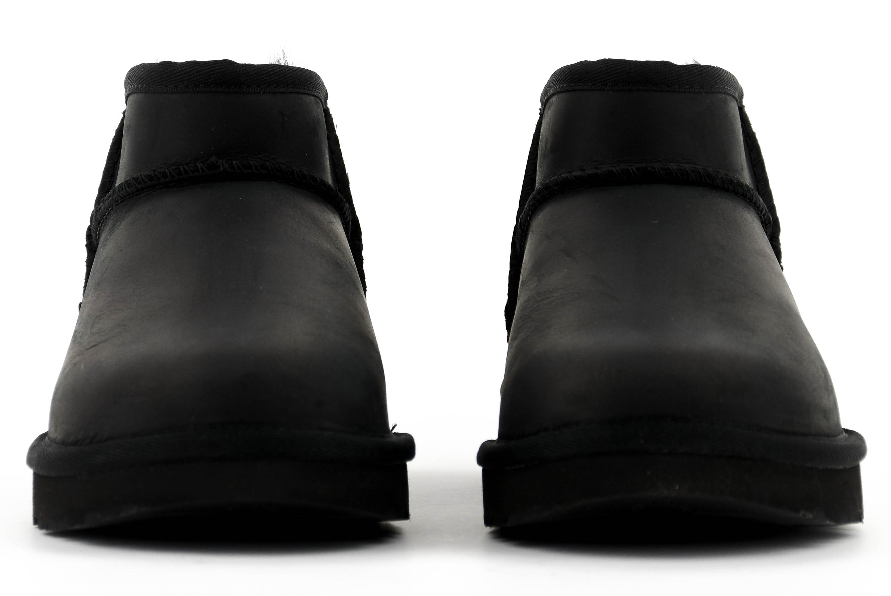 UGG CLASSIC ULTRA MINI BLACK LEATHER