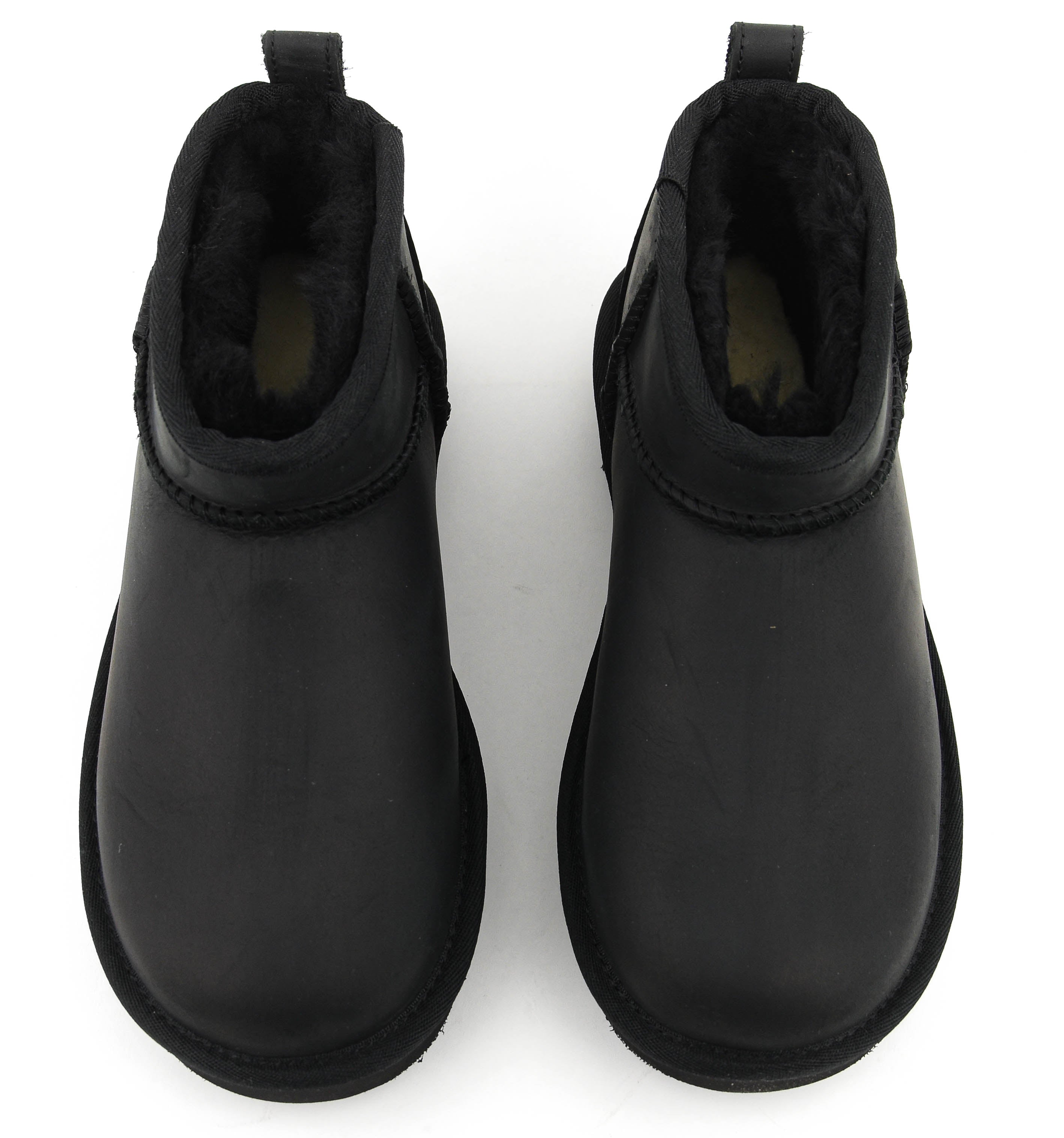 UGG CLASSIC ULTRA MINI BLACK LEATHER