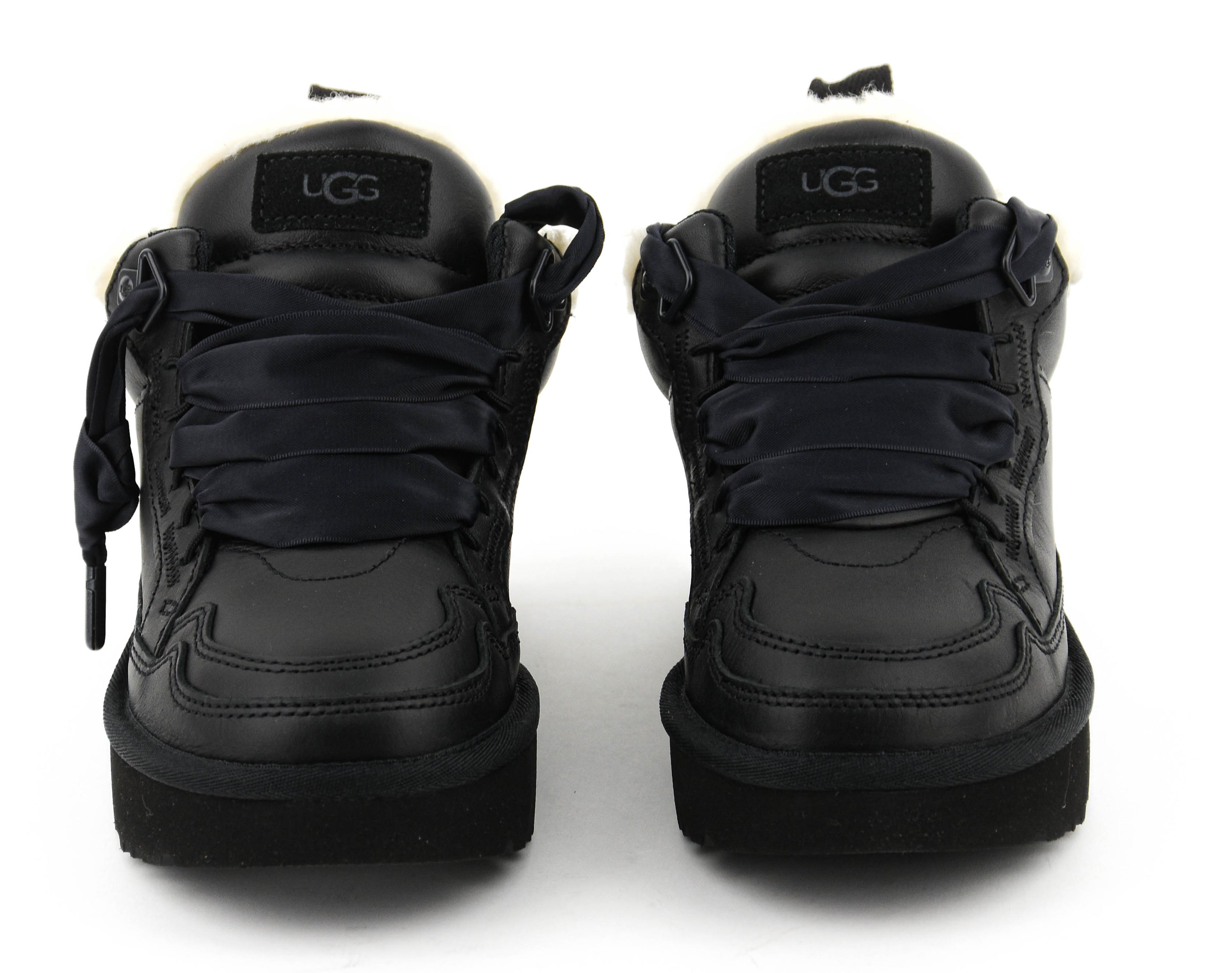 UGG LOWMEL LEATHER BLACK
