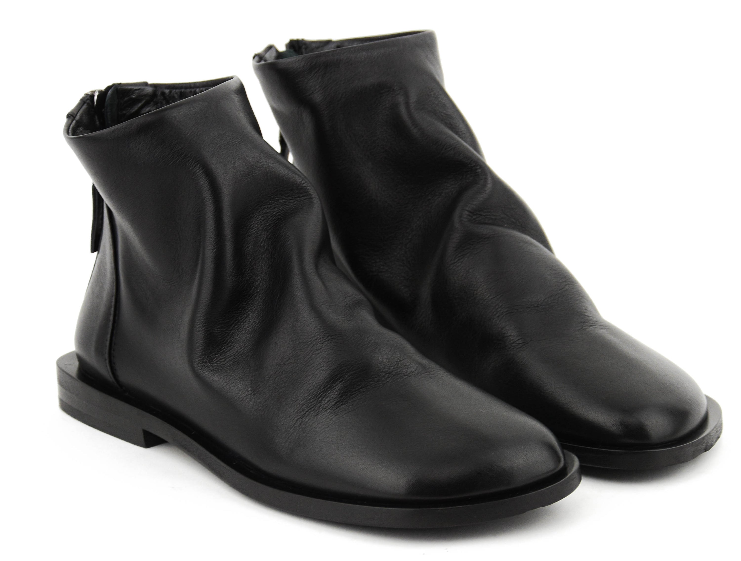ELENA IACHI BOOTIE SHORT ASSYMETRICAL BLACK