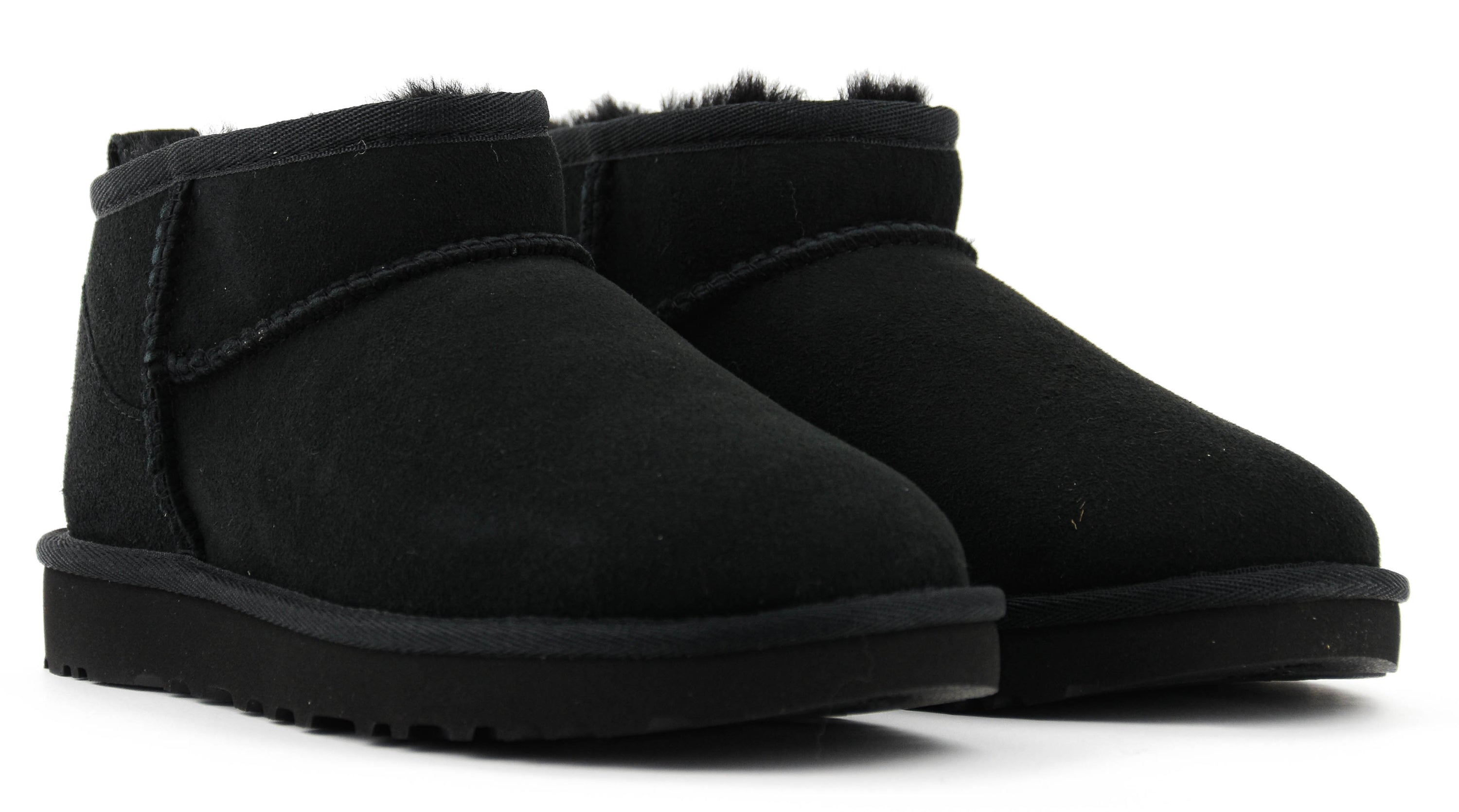 UGG CLASSIC ULTRA MINI black