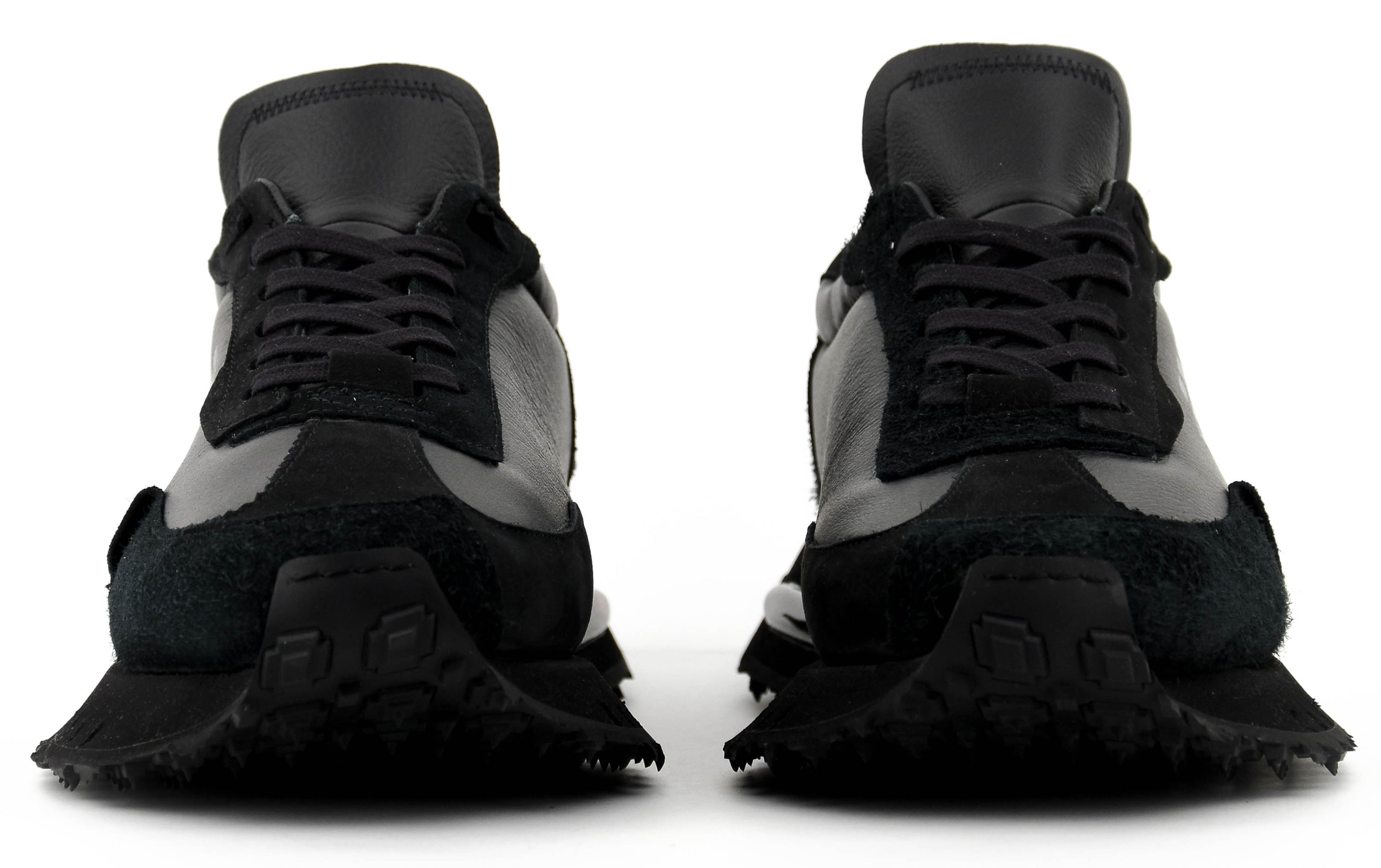BE+ RACE SNEAKER TRIPLE BLACK