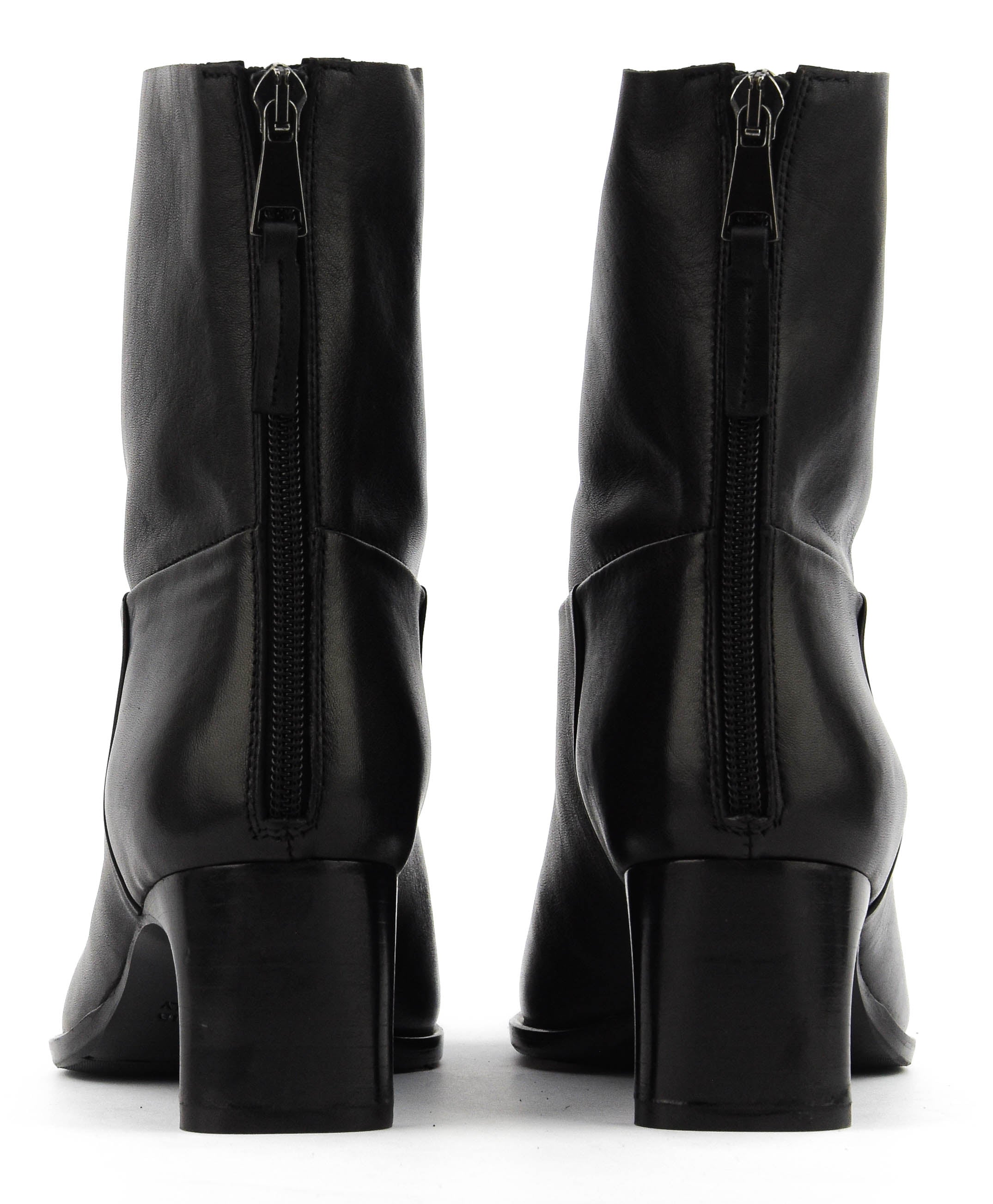 ELENA IACHI SHORT BOOTIE BLACK