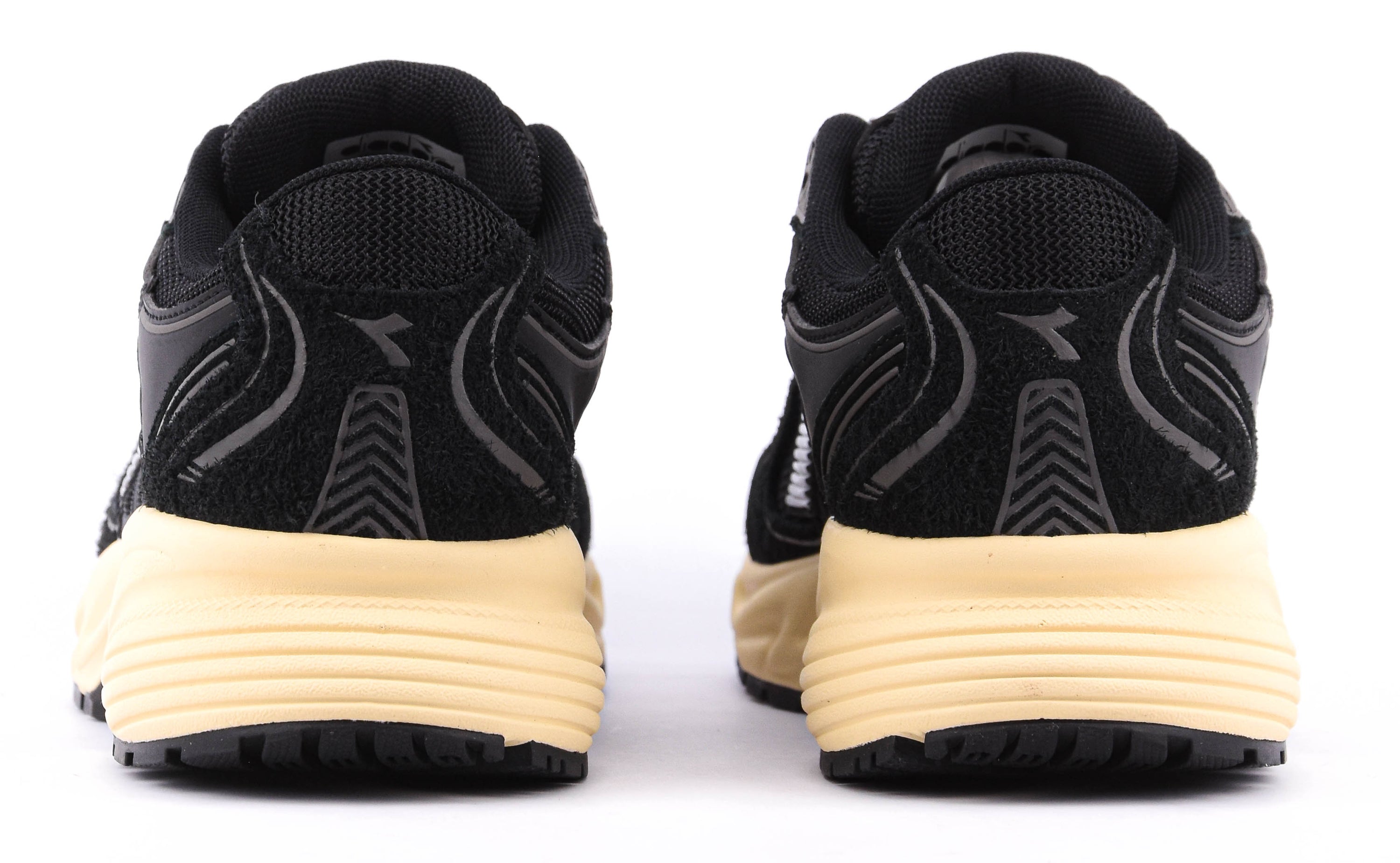 DIADORA MYTHOS STAR BLACK RAINFOREST