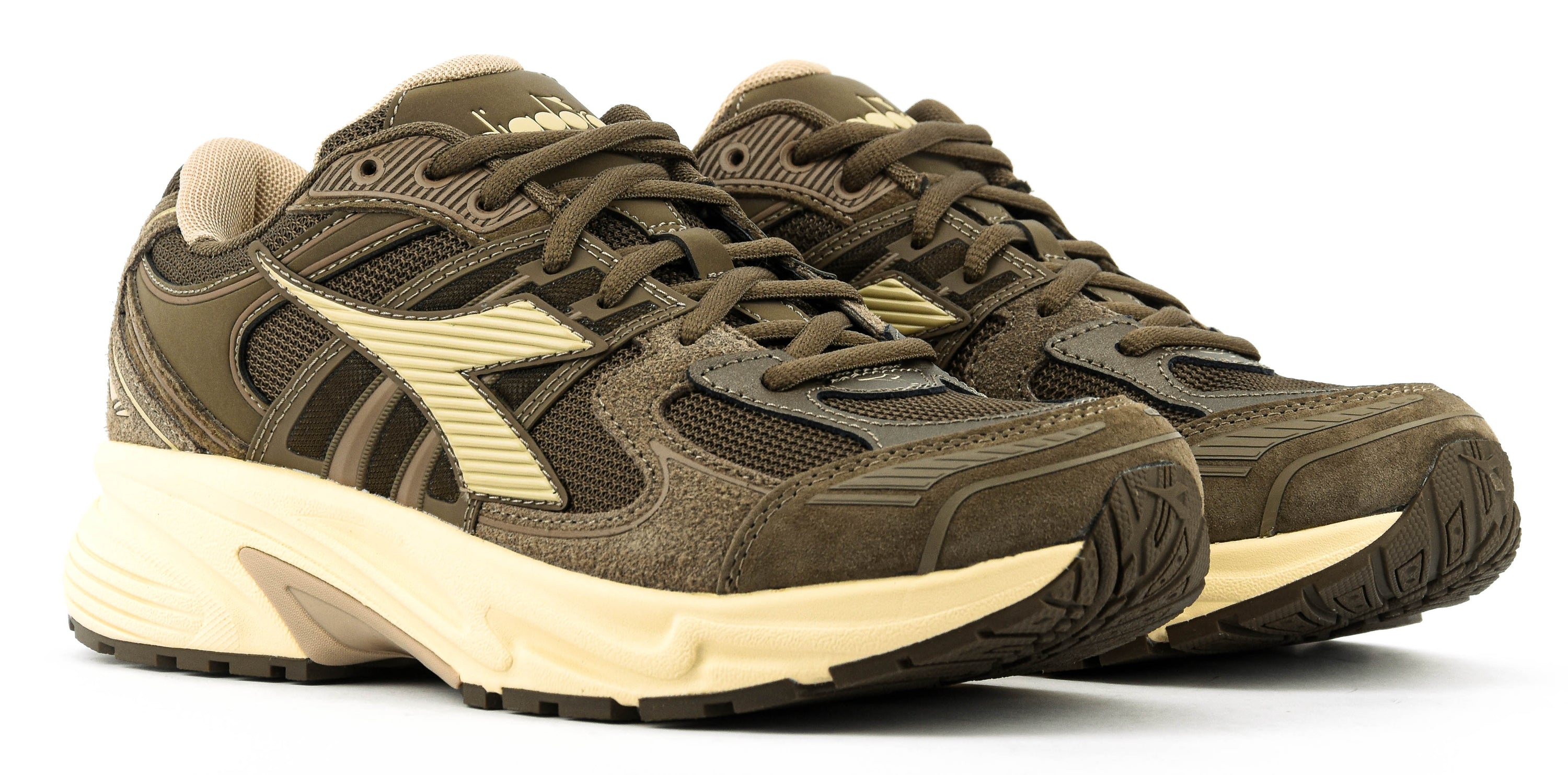 DIADORA MYTHOS STAR BROWN TUNDRA