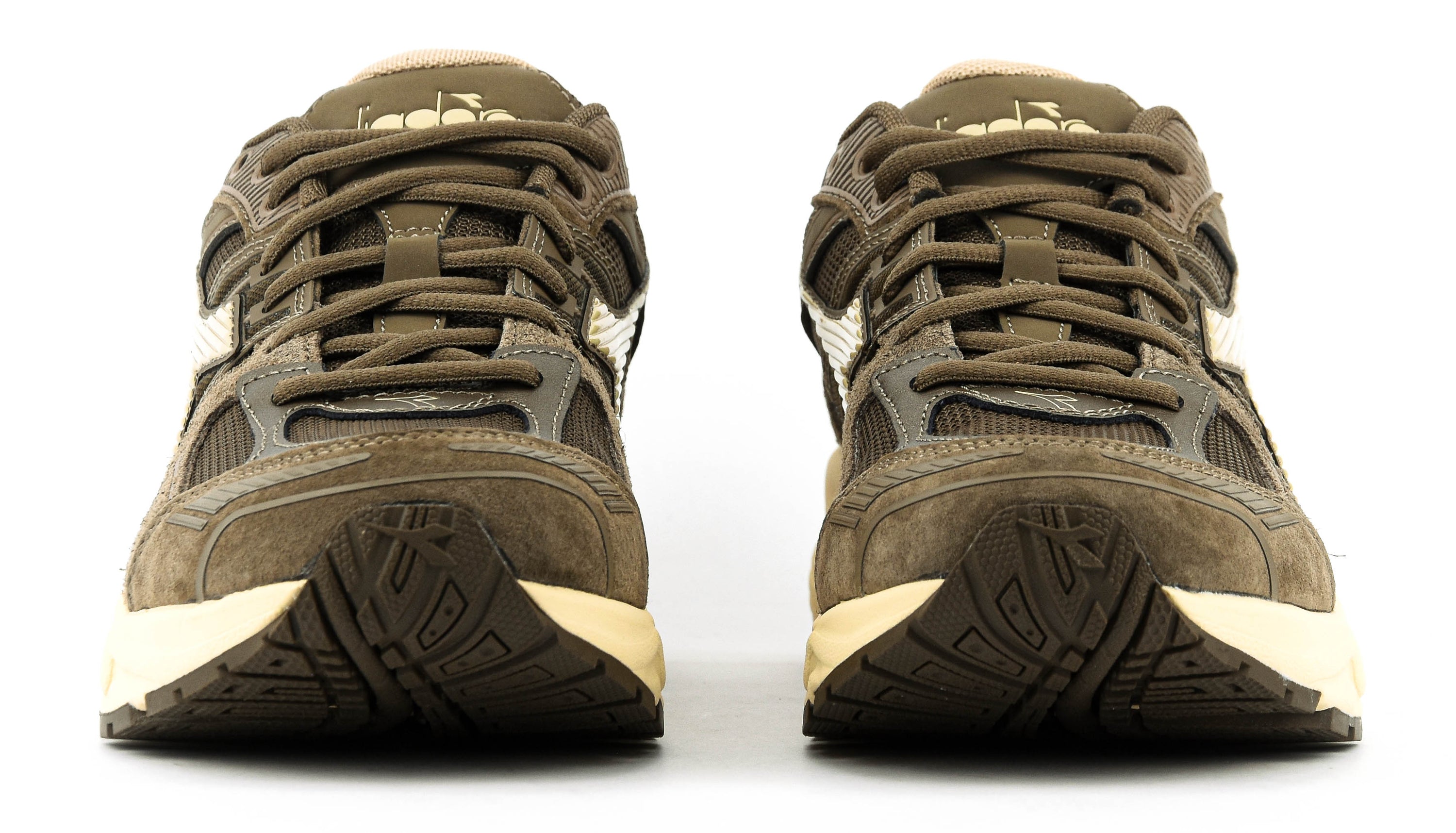 DIADORA MYTHOS STAR BROWN TUNDRA