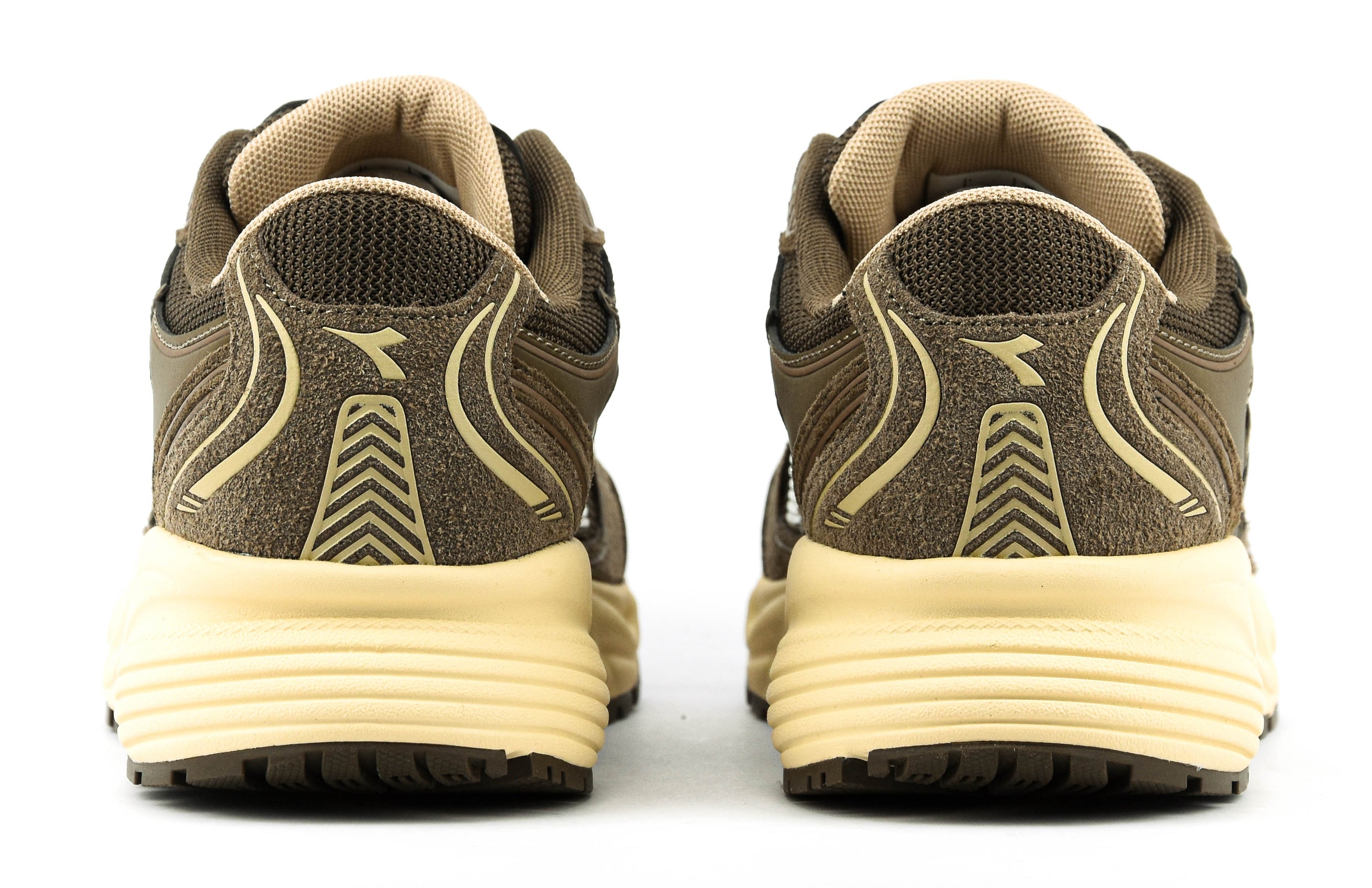 DIADORA MYTHOS STAR BROWN TUNDRA