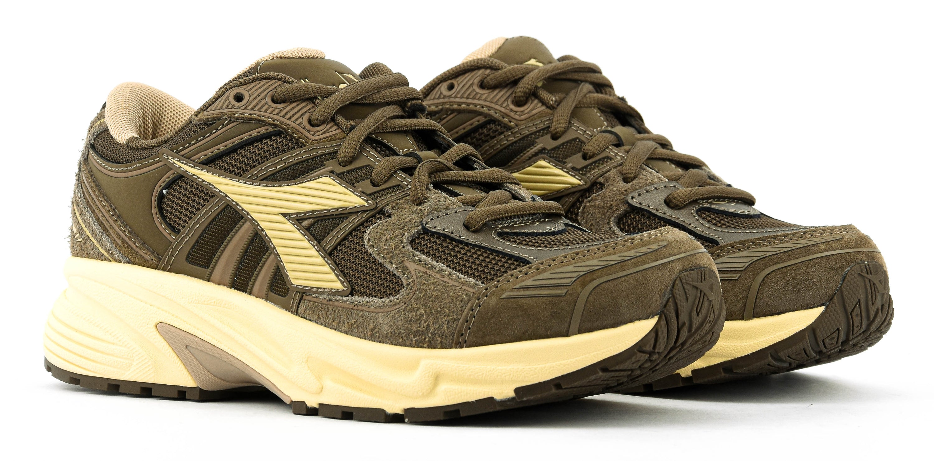 DIADORA MYTHOS STAR BROWN TUNDRA
