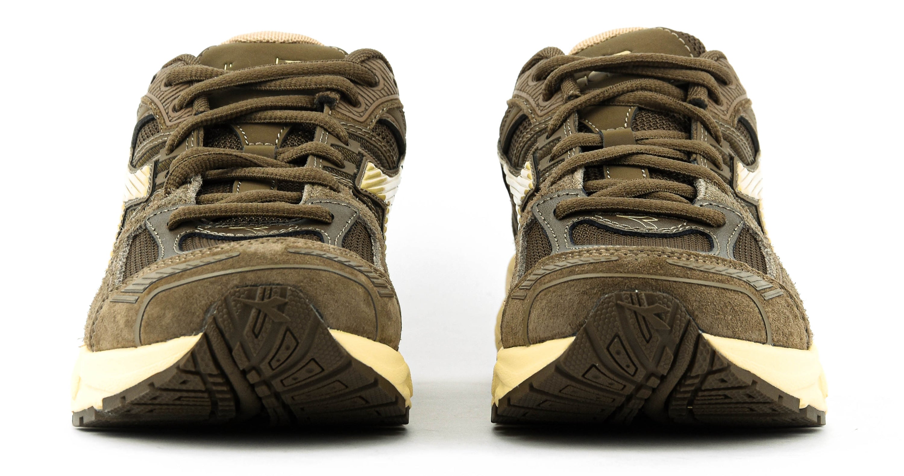 DIADORA MYTHOS STAR BROWN TUNDRA