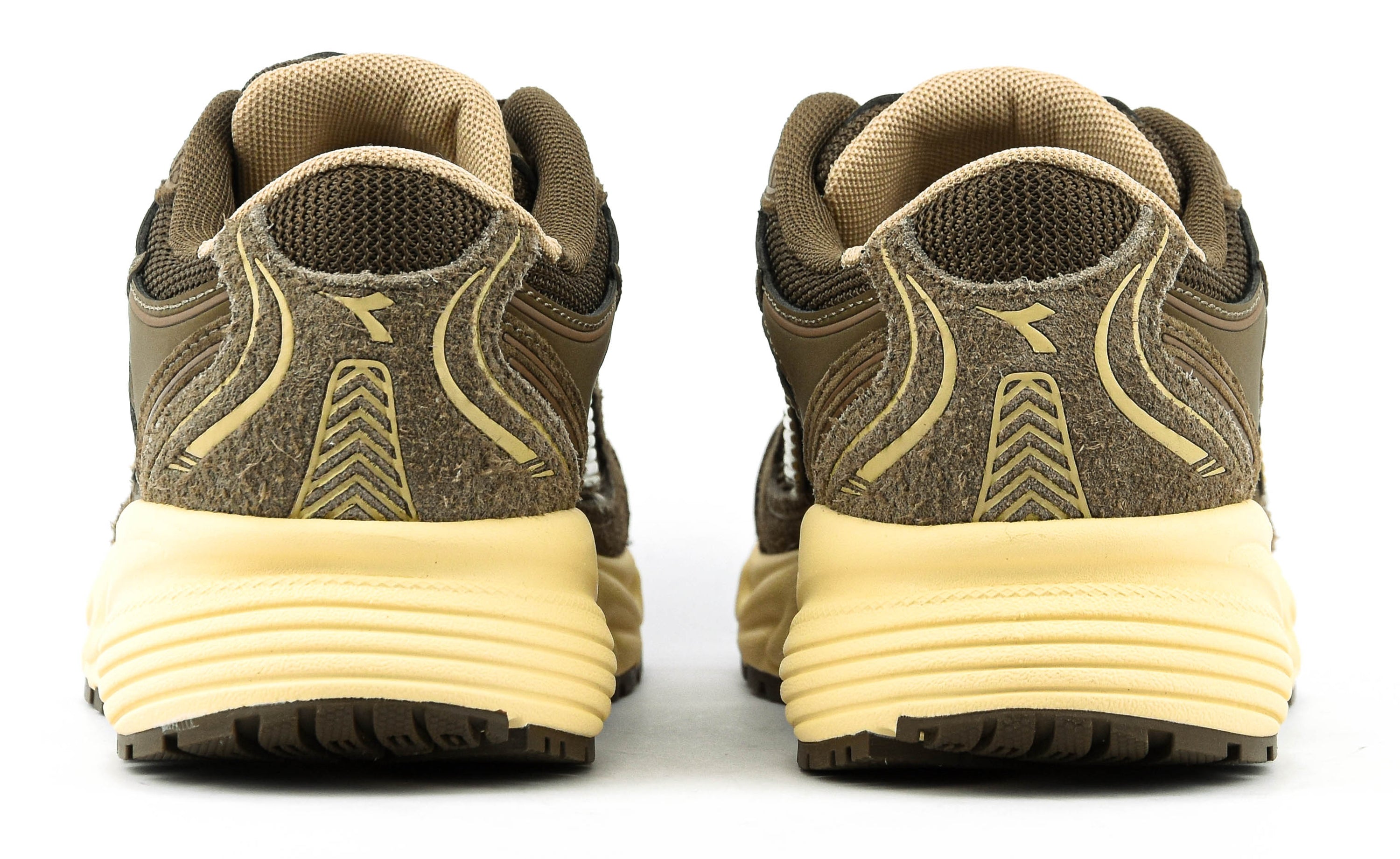 DIADORA MYTHOS STAR BROWN TUNDRA