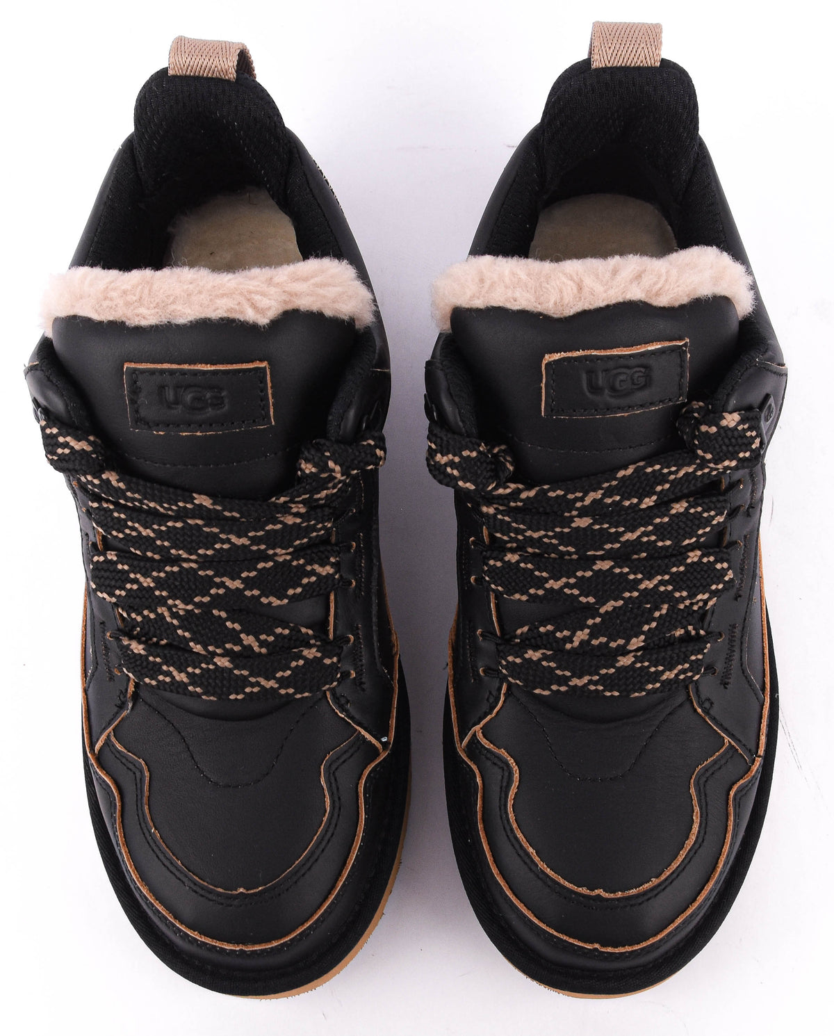 UGG LOWMEL BLACK CONTRAST