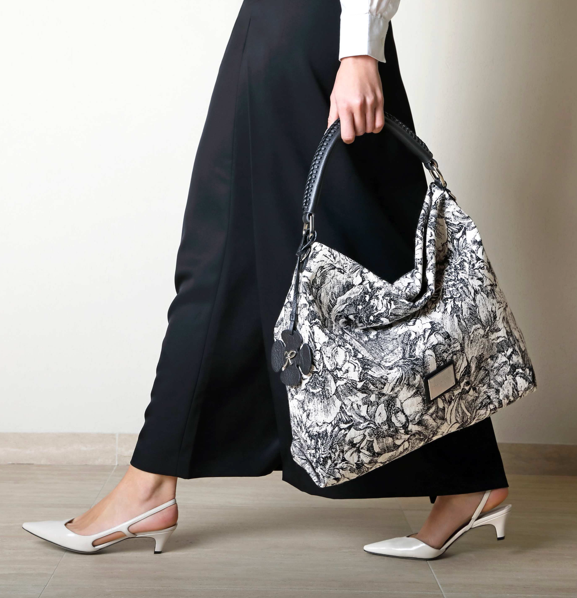 ROBERTO FESTA FLOWER BAG BLACK WHITE