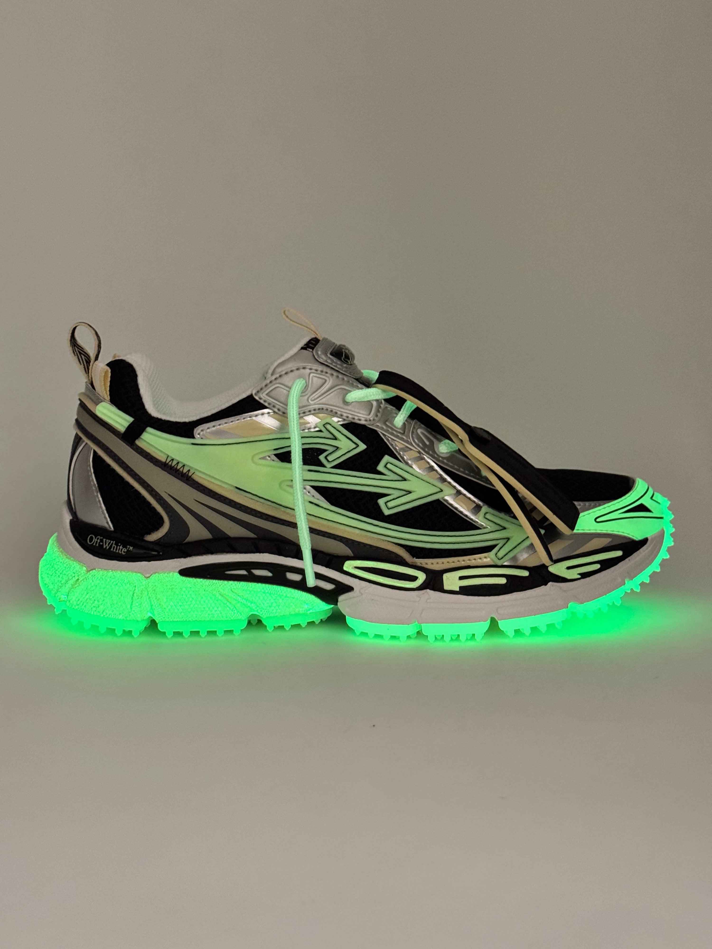 OFFWHITE BE RIGHT BACK GLOW IN THE DARK BLACK