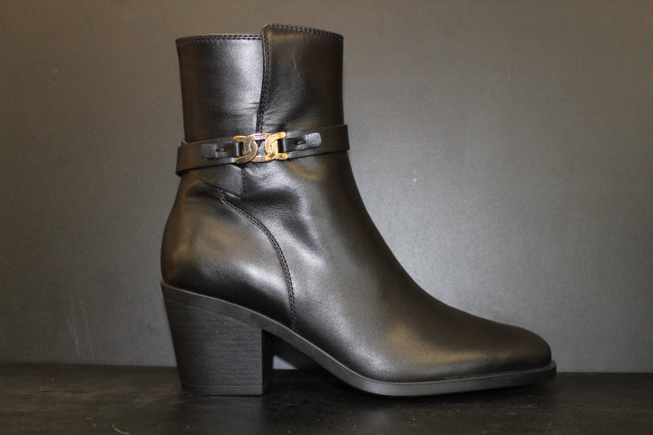 TOD'S ANKLE BOOTS BLACK