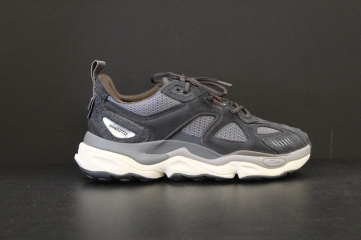 AXEL ARIGATO SATELLITE RUNNER BLACK GREY