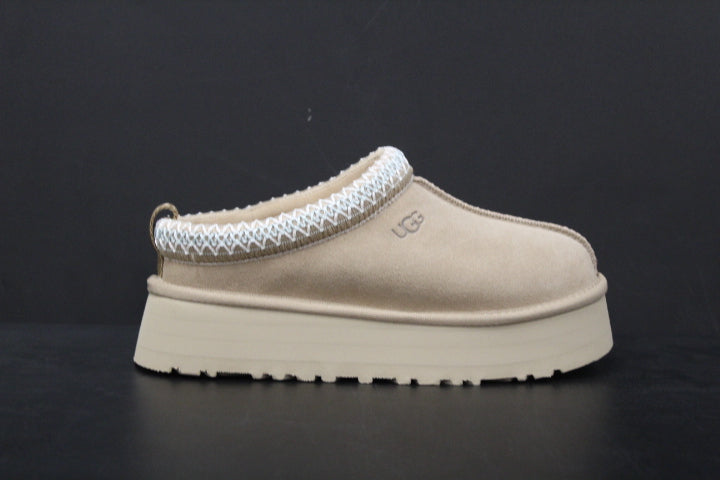 UGG TAZ SAND