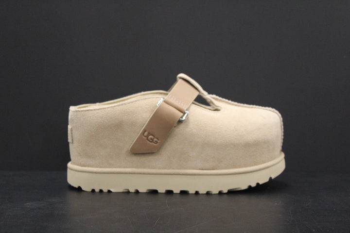 UGG GOLDEN STAR HI CLOG SAND