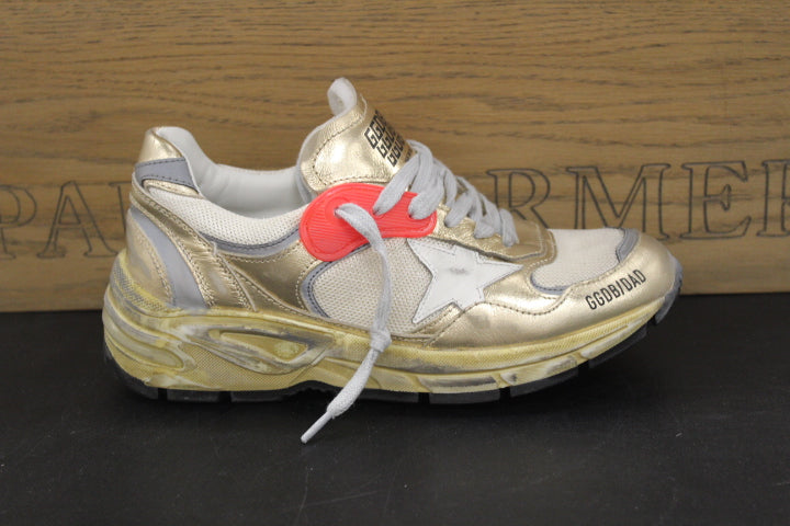 GOLDEN GOOSE RUNNING DAD GOLD CREAM