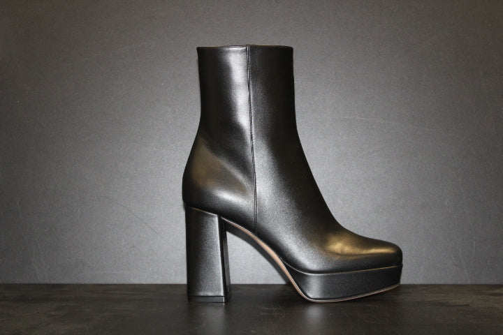 GIANVITO ROSSI DAISON BOOTIE PLATFORM BLACK