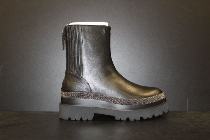 LOLA CRUZ CHELSEA STRASS BOOT