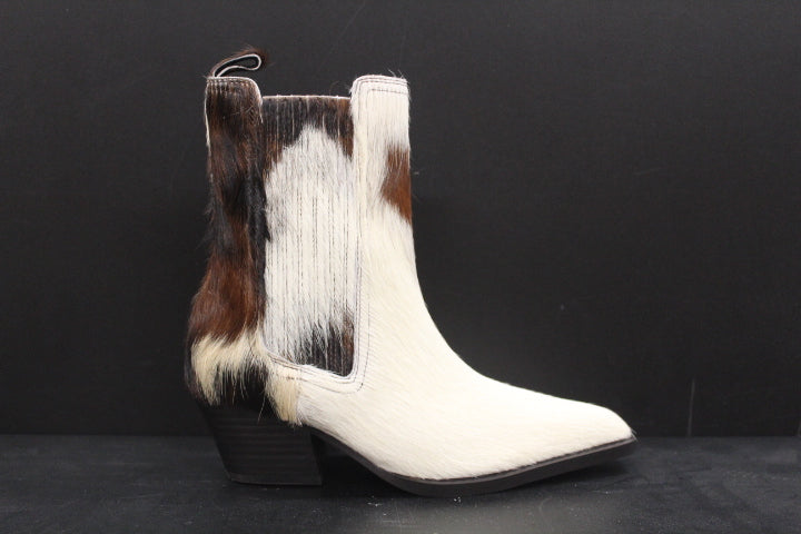 LOLA CRUZ COW BOOT