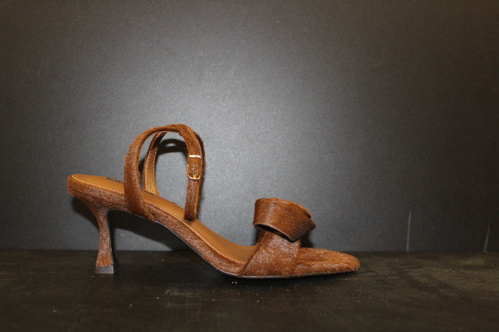 LOLA CRUZ SANDAL TAN PONY
