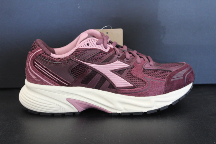 DIADORA MYTHOS STAR PLUM WINE