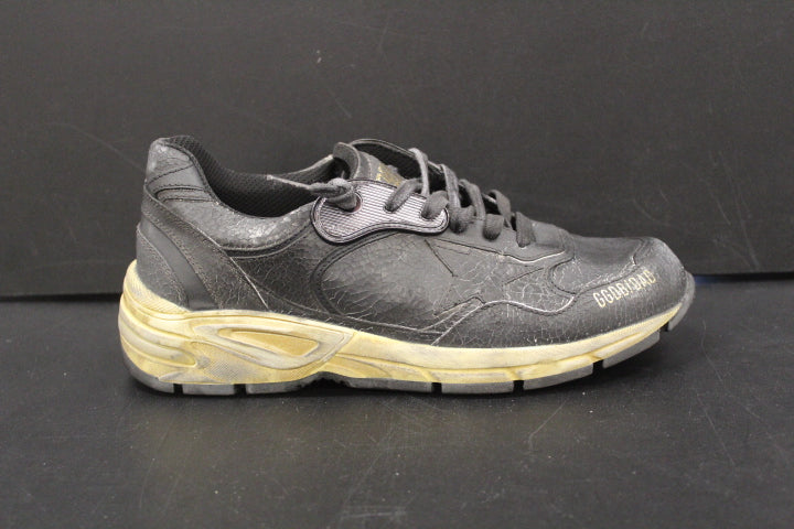GOLDEN GOOSE RUNNING DAD CRACK LEATHER BLACK