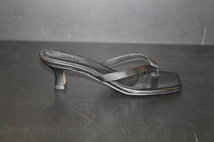 TORAL ROCIO THONG SANDAL BLACK