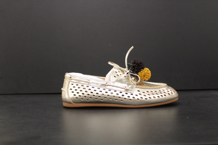 TORAL KARMEL LOAFER CHAMPAGNE POMPOM