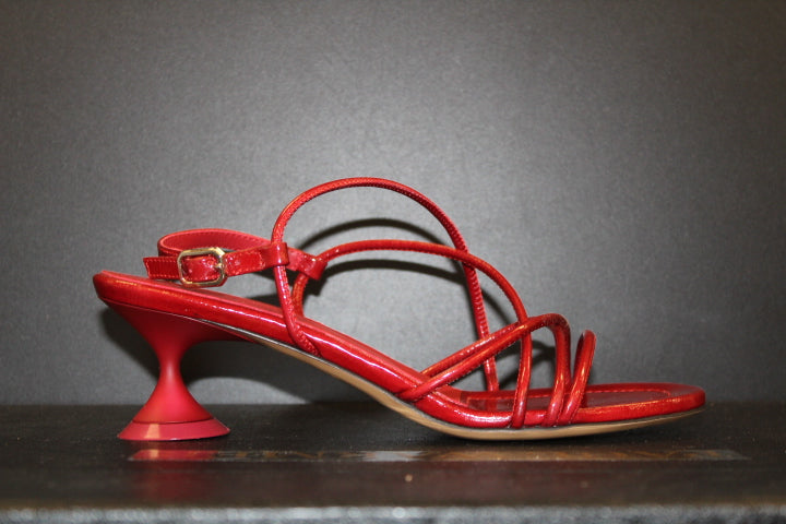POEVE STRAPPY SANDAL RED