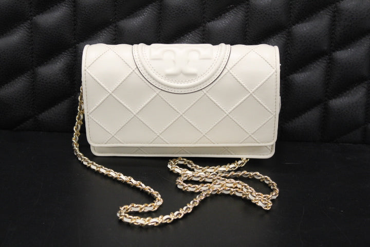 TORY BURCH FLEMING CHAINWALLET CREAM