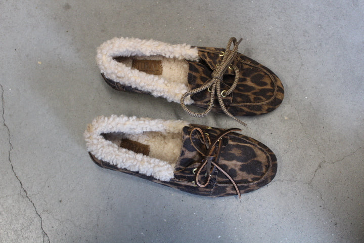 TORAL NAHUA LEOPARD BOAT SHOE SHEARLING